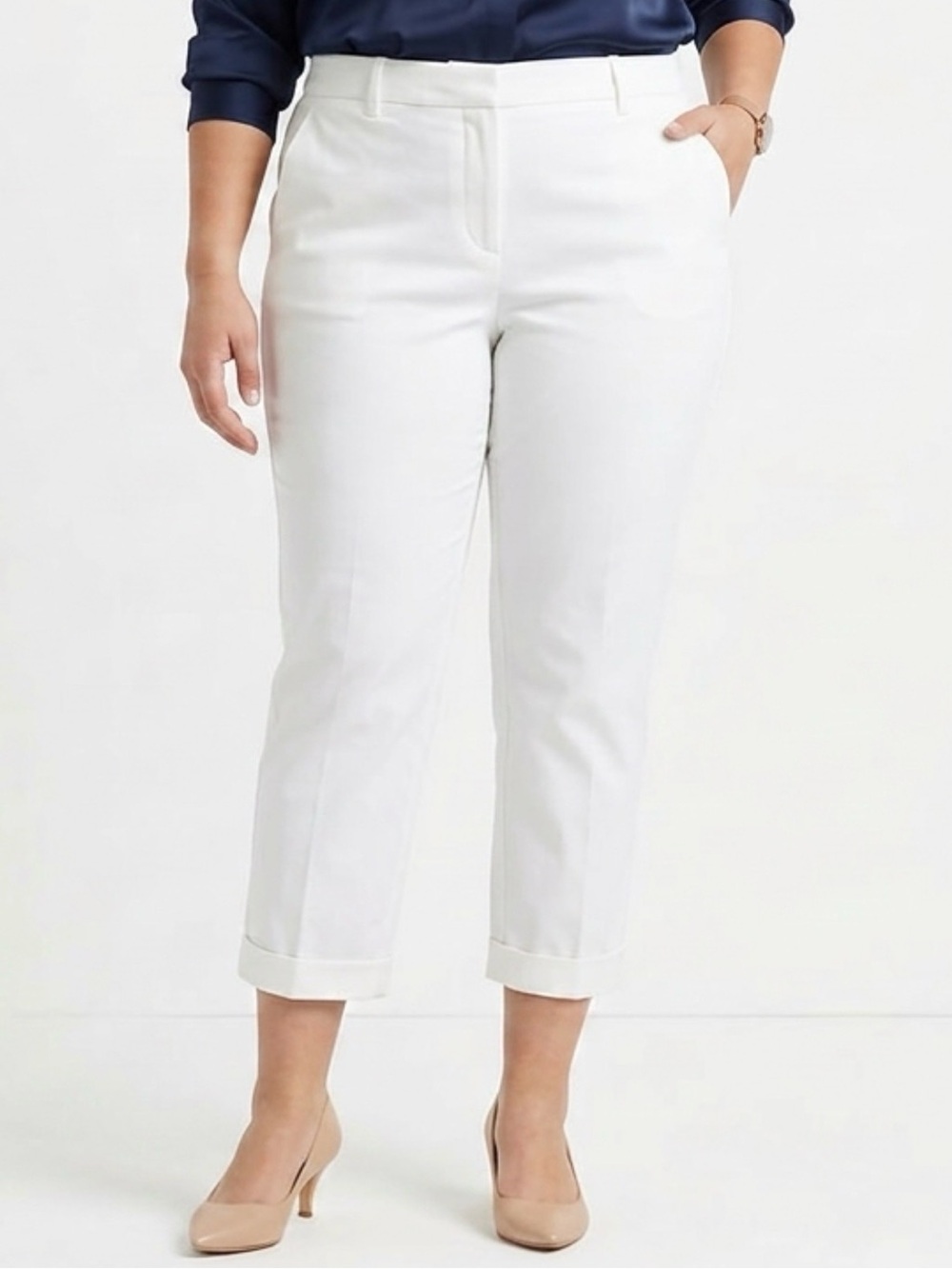 Chicos White So Slimming Cropped Cuffed Pants Size 2.5 (Size 14)